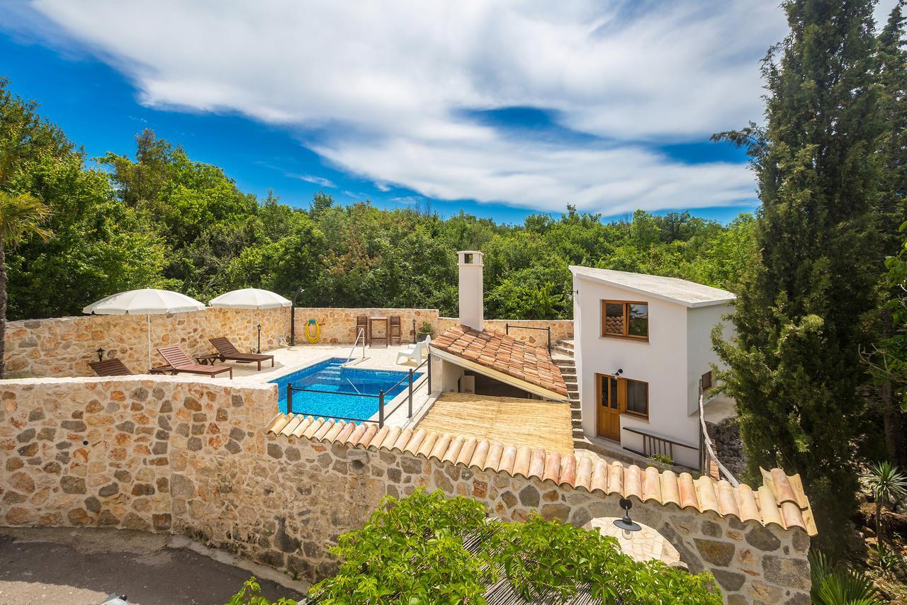 Holiday Home Jela Dobrinj Exterior foto