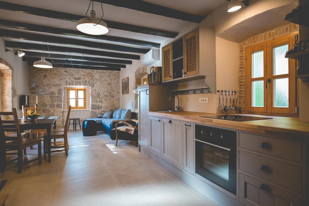 Holiday Home Jela Dobrinj Exterior foto