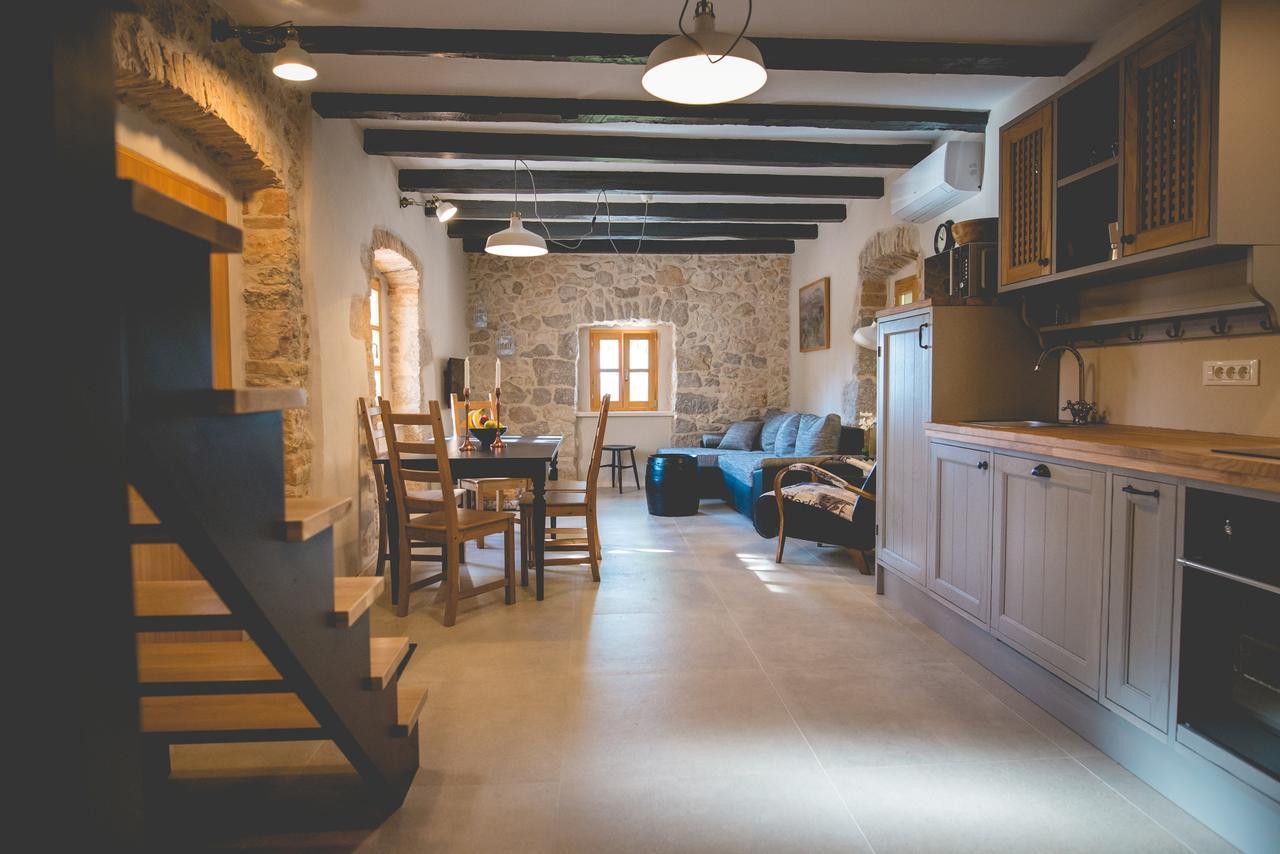 Holiday Home Jela Dobrinj Exterior foto