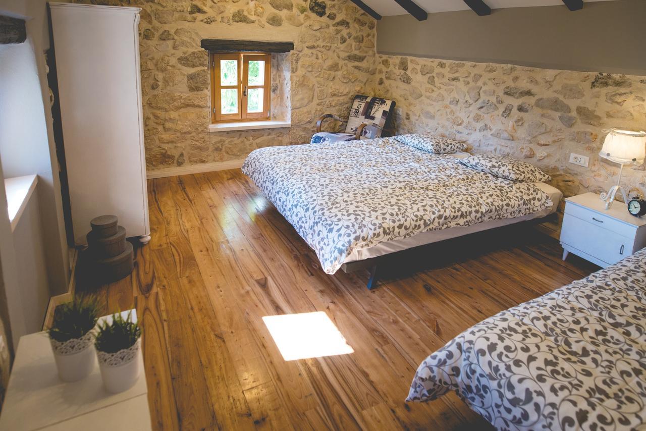 Holiday Home Jela Dobrinj Exterior foto
