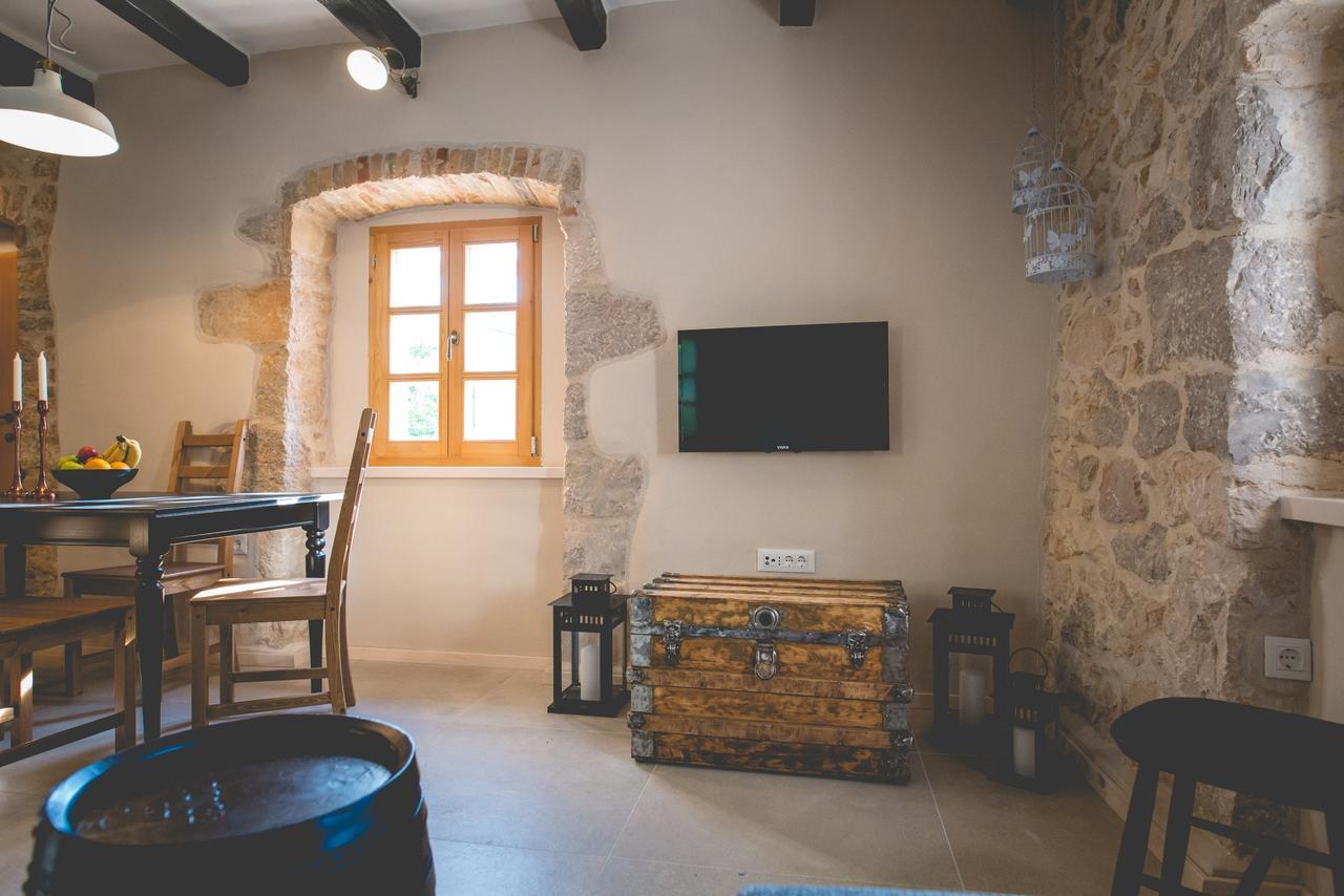 Holiday Home Jela Dobrinj Exterior foto
