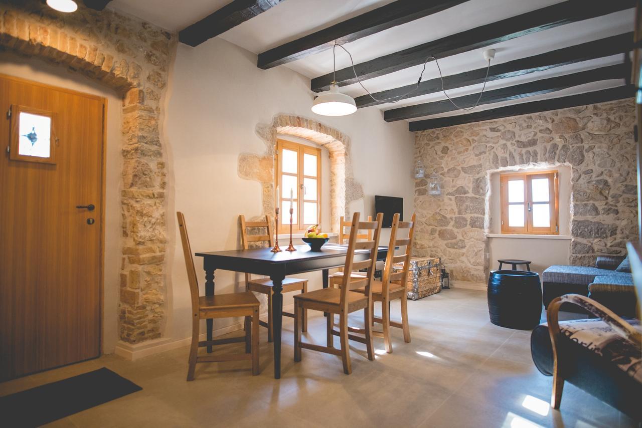 Holiday Home Jela Dobrinj Exterior foto